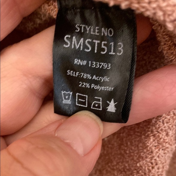 ‼️POL‼️Pink V-Neck Summer Sweater with exposed seams NWOT - Picture 3 of 5